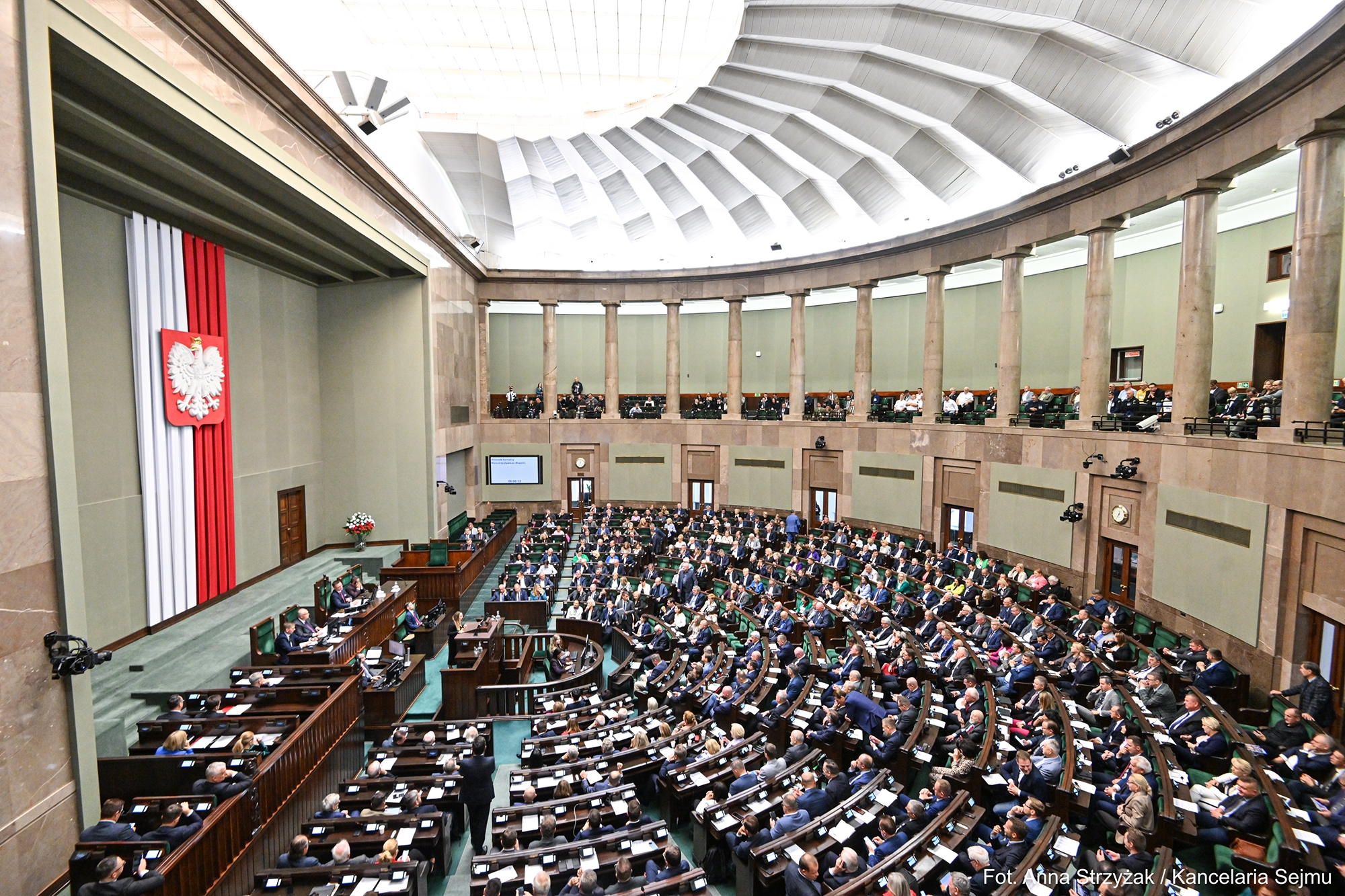 Koszty podróży poselskich: kilometrówki, loty krajowe i zagraniczne